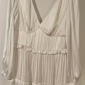 Elegant White V-Neck Dress